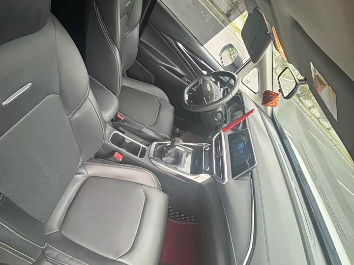 Фото 16 - Maxus G50