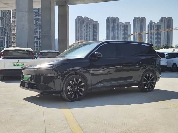 Фото 1 - Toyota bZ3X