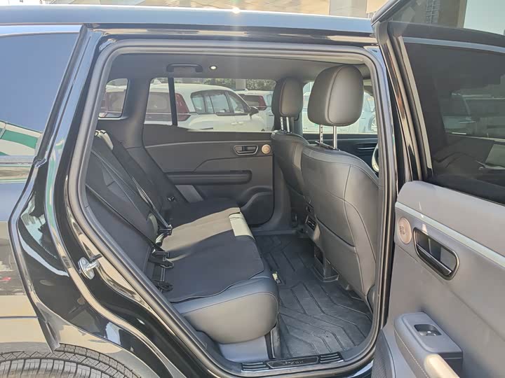 Фото 10 - Toyota bZ3X