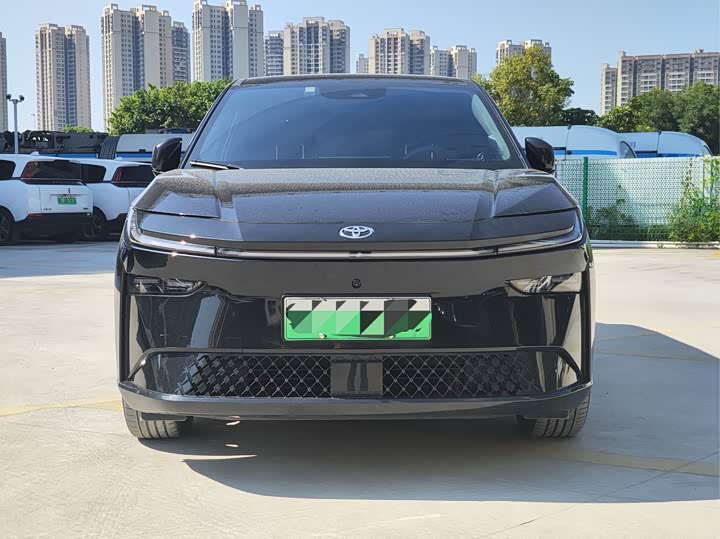 Фото 2 - Toyota bZ3X