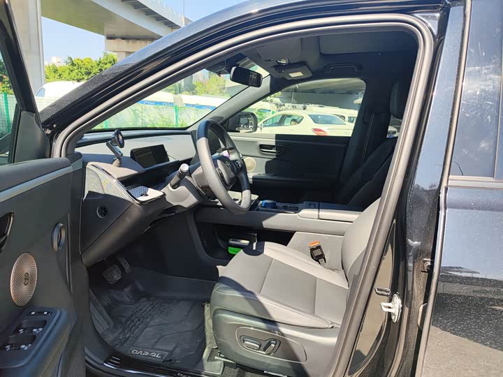 Фото 8 - Toyota bZ3X