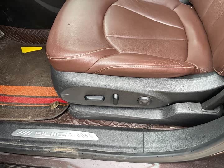 Фото 12 - Buick Envision Plus