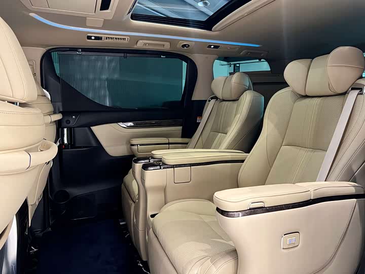 Фото 6 - Toyota Alphard