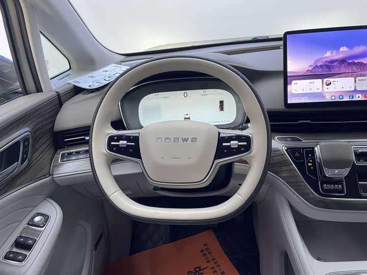 Фото 10 - Roewe iMax 8 EV