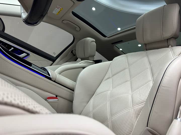 Фото 23 - Mercedes-Benz Maybach S-Class