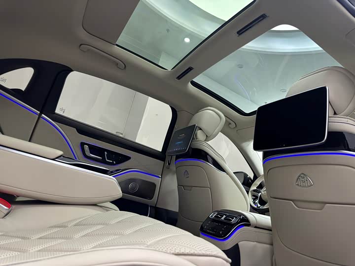 Фото 24 - Mercedes-Benz Maybach S-Class