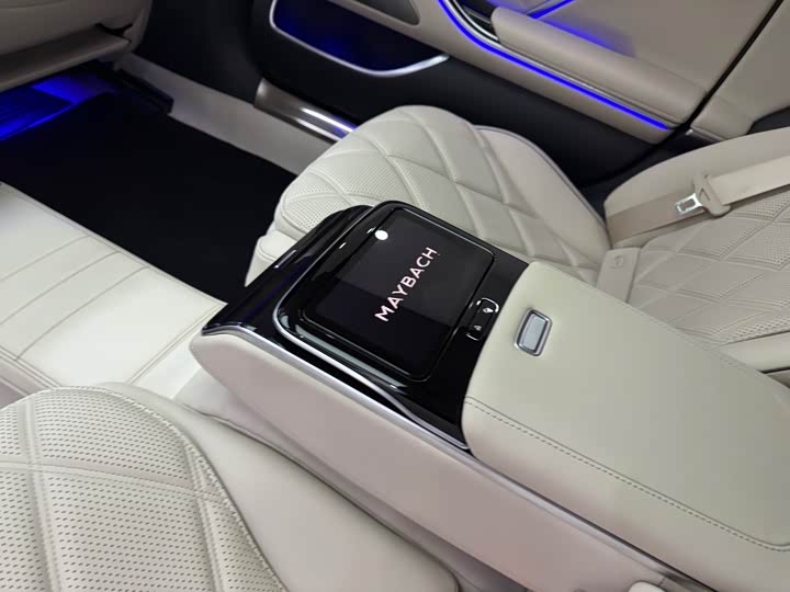 Фото 26 - Mercedes-Benz Maybach S-Class