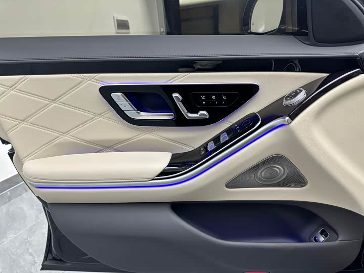 Фото 35 - Mercedes-Benz Maybach S-Class