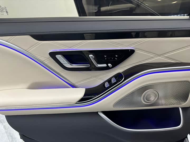 Фото 36 - Mercedes-Benz Maybach S-Class