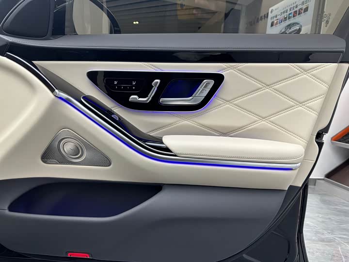 Фото 37 - Mercedes-Benz Maybach S-Class