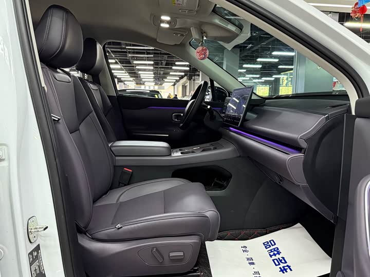 Фото 18 - Leapmotor C10