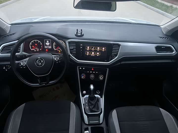 Фото 8 - Volkswagen T-Roc