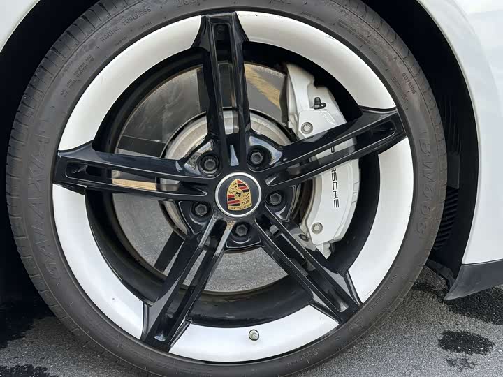 Фото 15 - Porsche Taycan