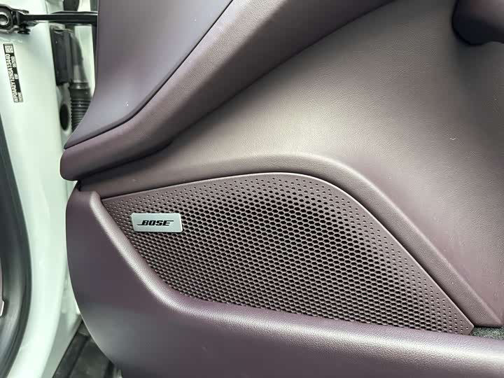 Фото 9 - Porsche Taycan