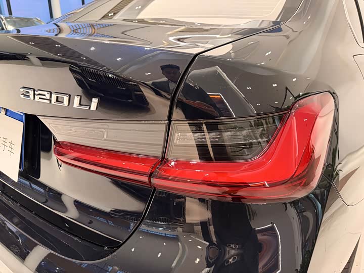 Фото 24 - BMW 3 Series