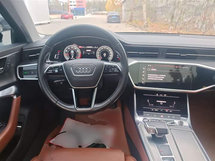 Фото 10 - Audi A6L