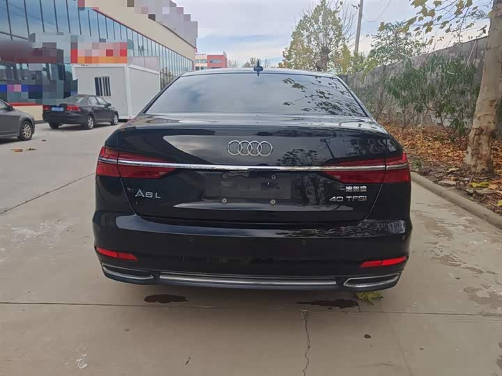 Фото 5 - Audi A6L