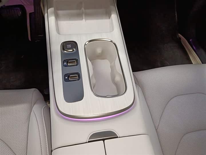 Фото 14 - Xiaomi SU7