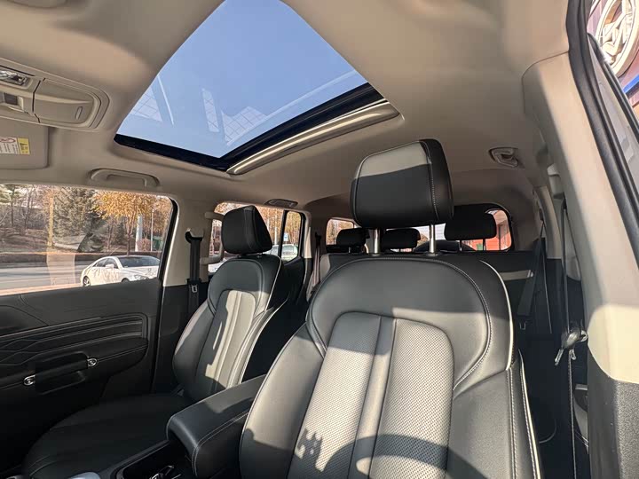 Фото 10 - Tank 300