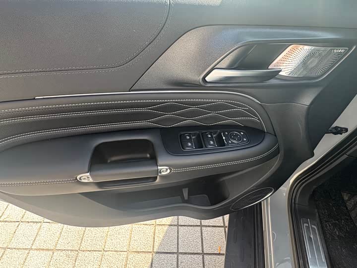 Фото 8 - Tank 300