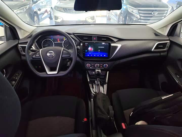 Фото 10 - Nissan Lannia