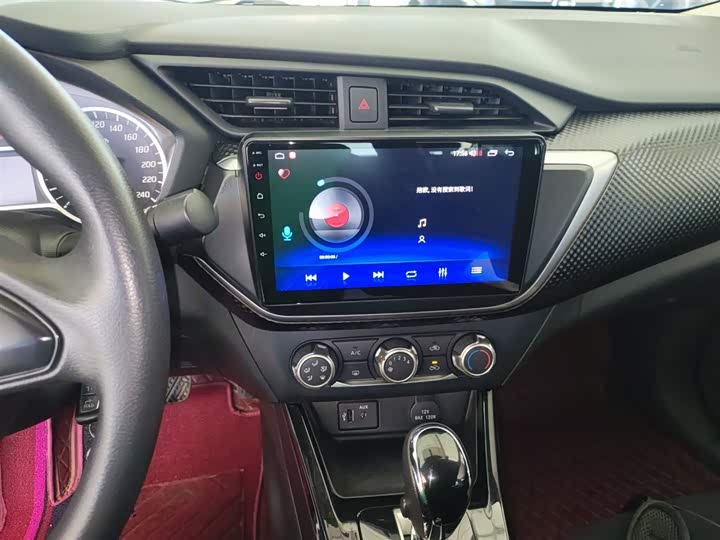 Фото 13 - Nissan Lannia