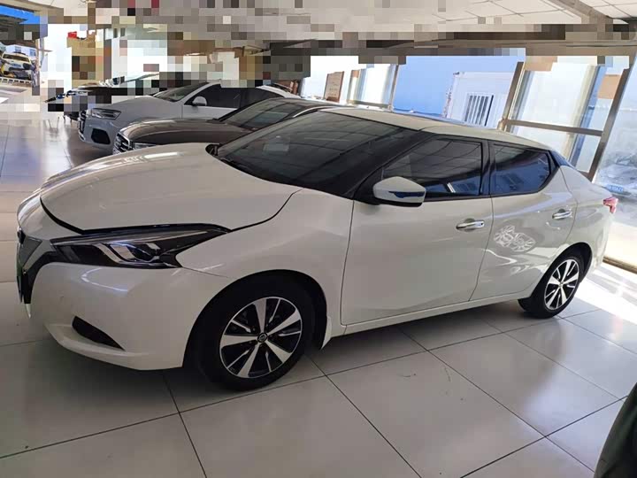 Фото 5 - Nissan Lannia