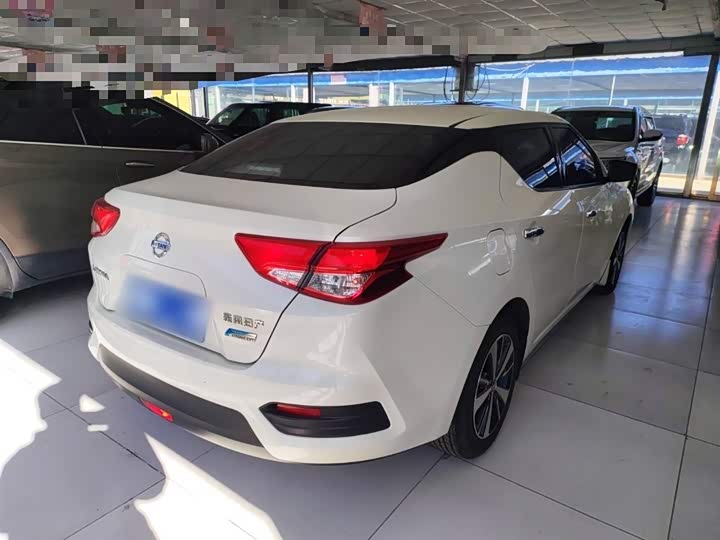 Фото 7 - Nissan Lannia