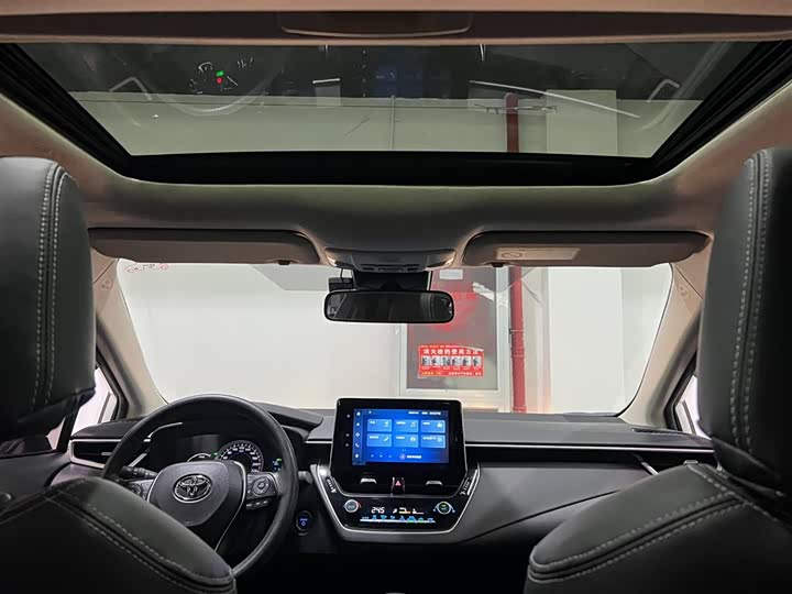 Фото 11 - Toyota Corolla