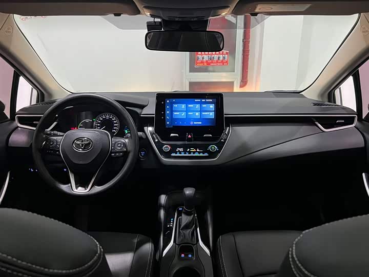 Фото 12 - Toyota Corolla