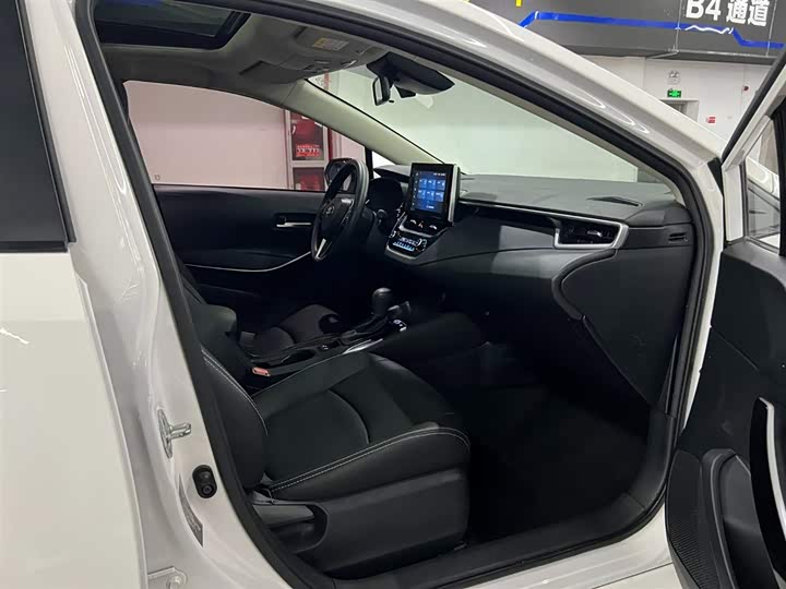 Фото 17 - Toyota Corolla