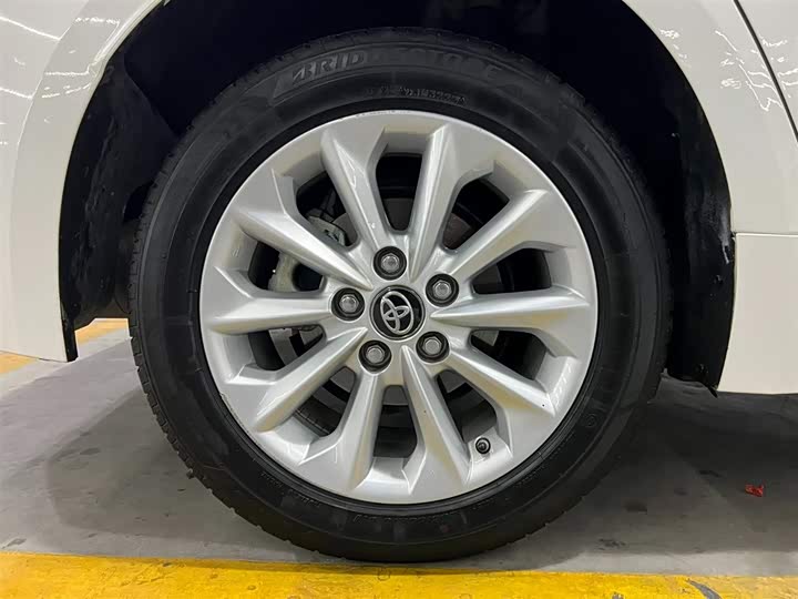 Фото 18 - Toyota Corolla