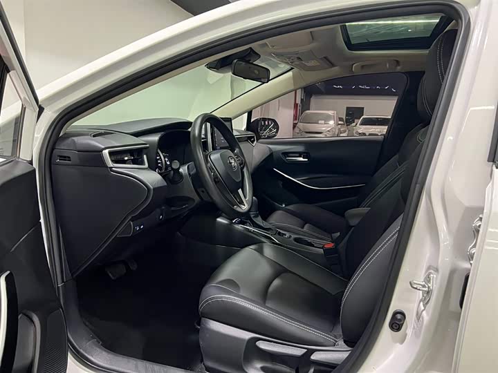 Фото 8 - Toyota Corolla