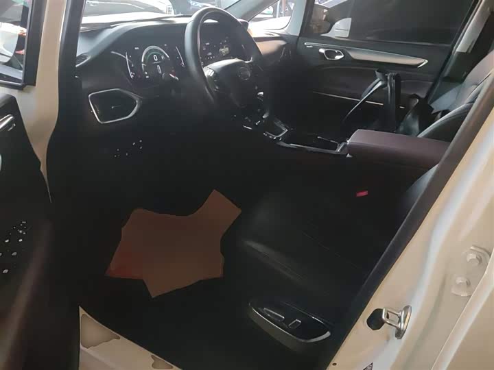 Фото 16 - GAC Trumpchi M6