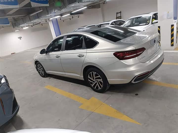 Фото 5 - Volkswagen Lavida