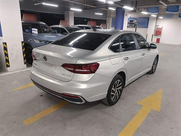 Фото 7 - Volkswagen Lavida