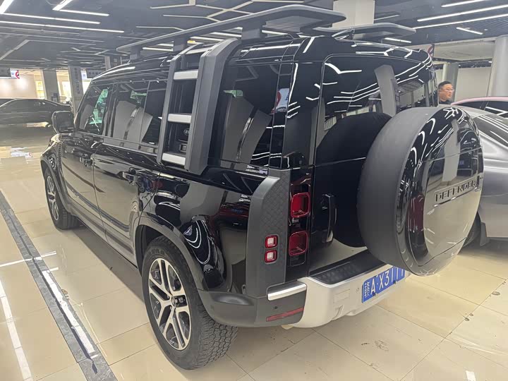 Фото 8 - Land Rover Defender