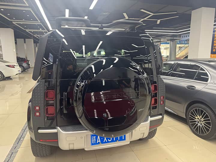 Фото 9 - Land Rover Defender