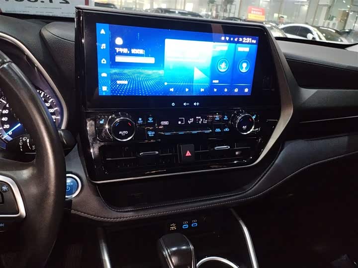 Фото 13 - Toyota Highlander