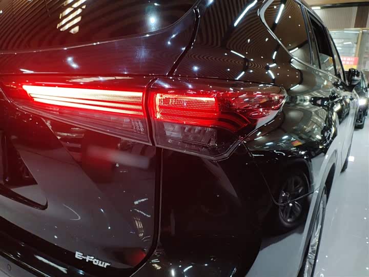 Фото 8 - Toyota Highlander