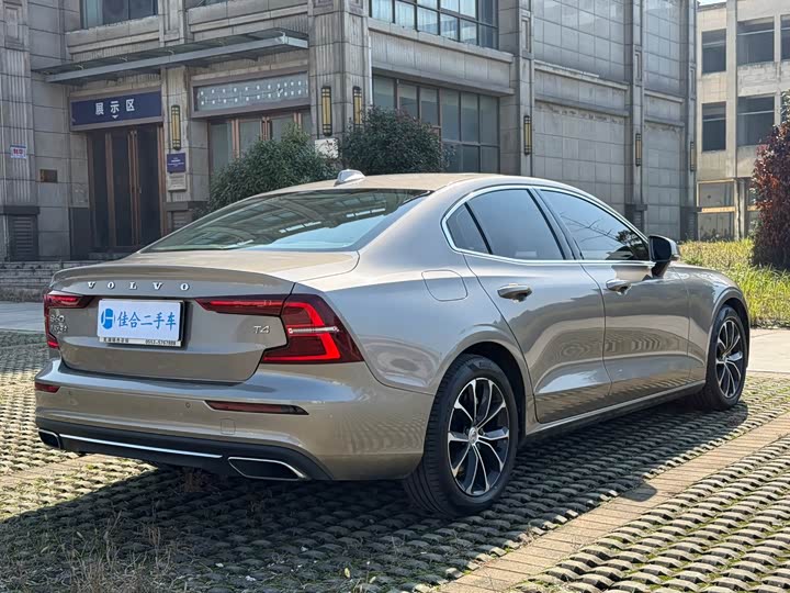 Фото 6 - Volvo S60