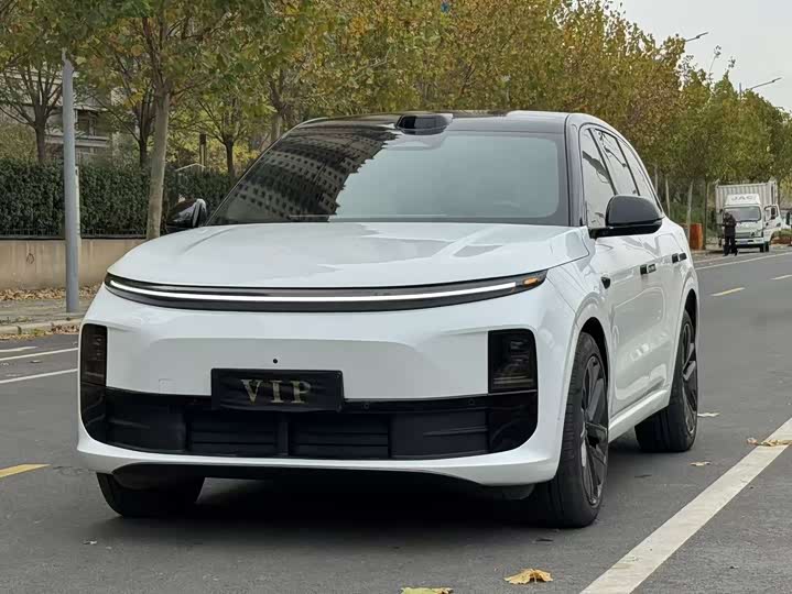 Photo 1 - LiXiang L6