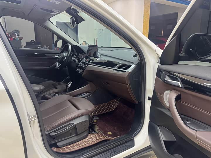 Фото 10 - BMW X1