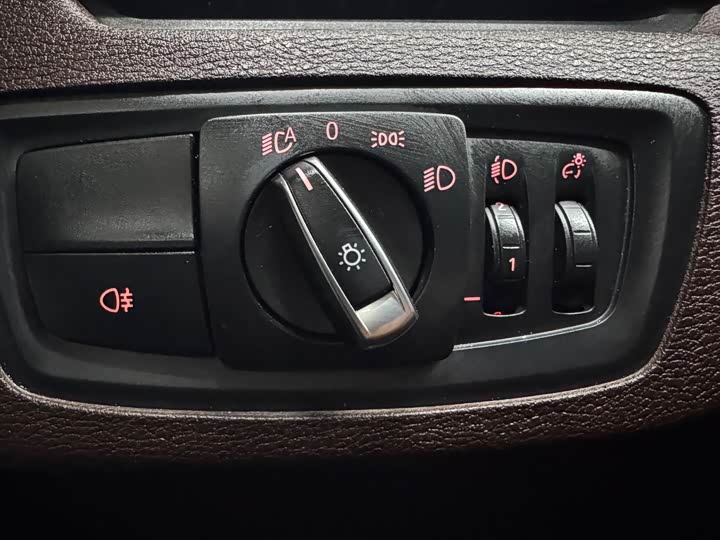 Фото 11 - BMW X1