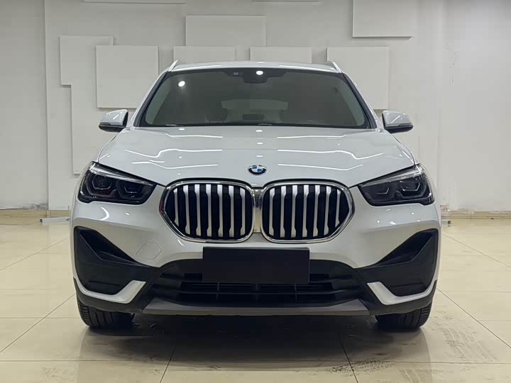 Фото 2 - BMW X1