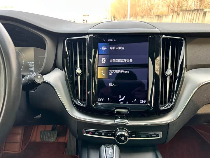 Фото 11 - Volvo XC60