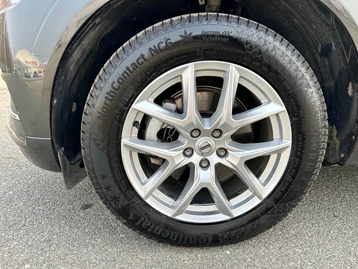 Фото 15 - Volvo XC60