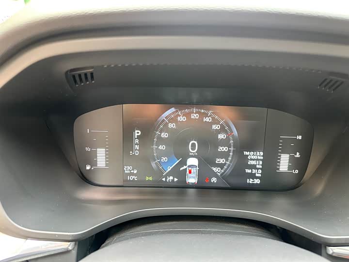 Фото 18 - Volvo XC60