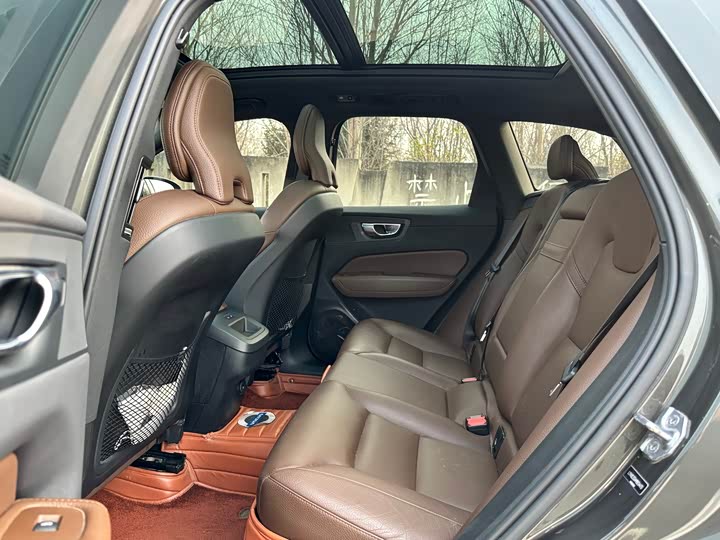 Фото 7 - Volvo XC60