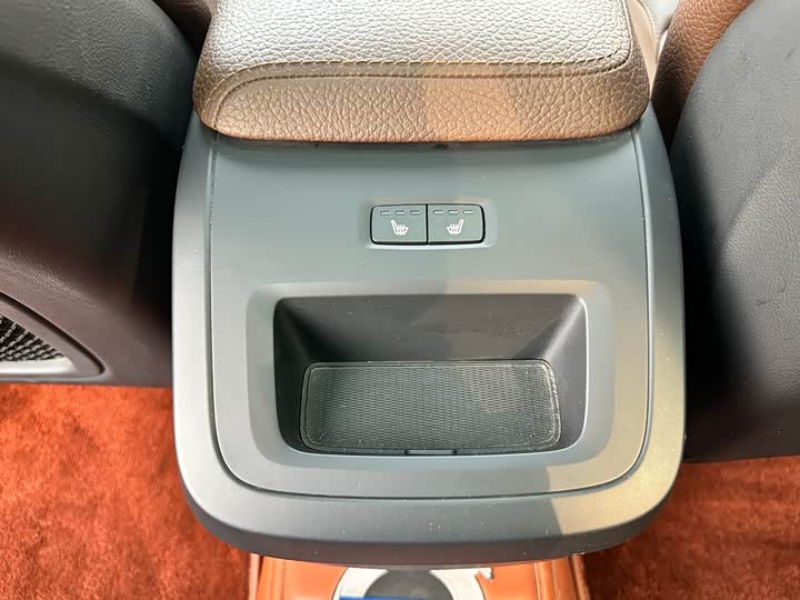 Фото 9 - Volvo XC60